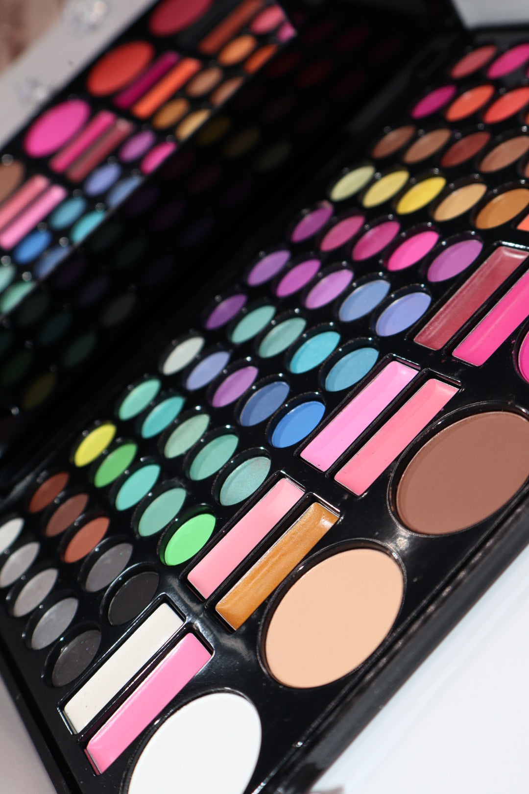 Queen Sxxt Eyeshadow Palette